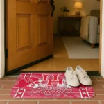 houston-cougars-helmet-illustration-red-doormat-best-selling.webp