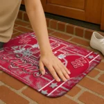 houston-cougars-helmet-illustration-red-doormat-best-selling.webp