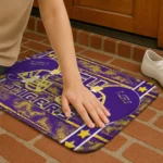 lsu-tigers-helmet-illustration-purple-doormat-best-selling.webp