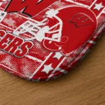 wisconsin-badgers-helmet-illustration-red-doormat-best-selling.webp