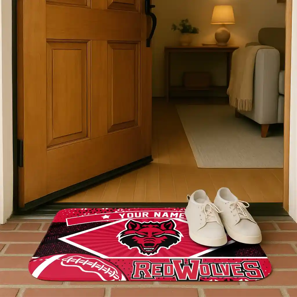 customized-arkansas-state-red-wolves-football-crest-scarlet-black-doormat-fashion-forward.webp
