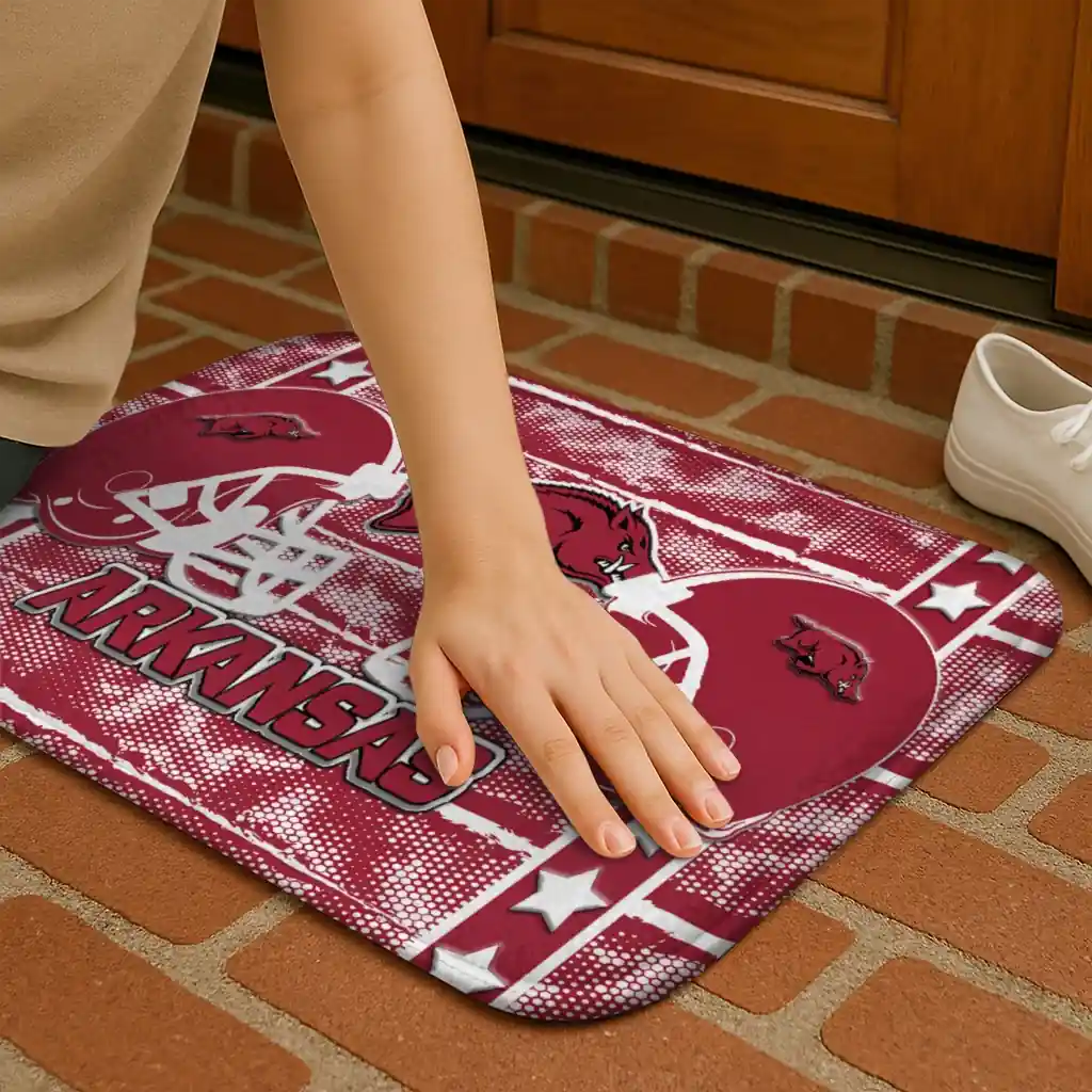 arkansas-razorbacks-helmet-illustration-red-doormat-premium-grade.webp