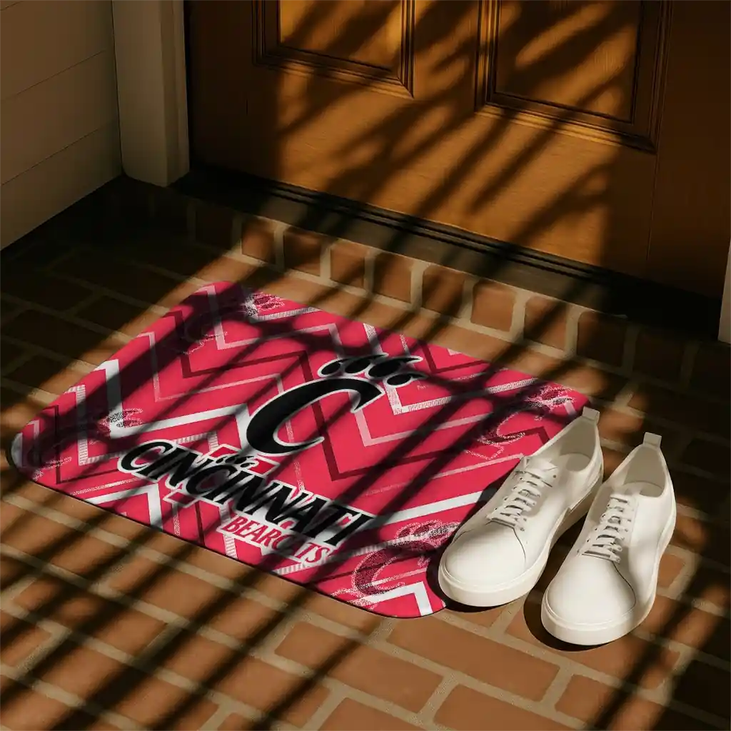 cincinnati-bearcats-chevron-geometrics-red-doormat-trendy.webp