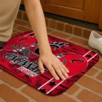 cincinnati-bearcats-helmet-illustration-red-doormat-best-selling.webp