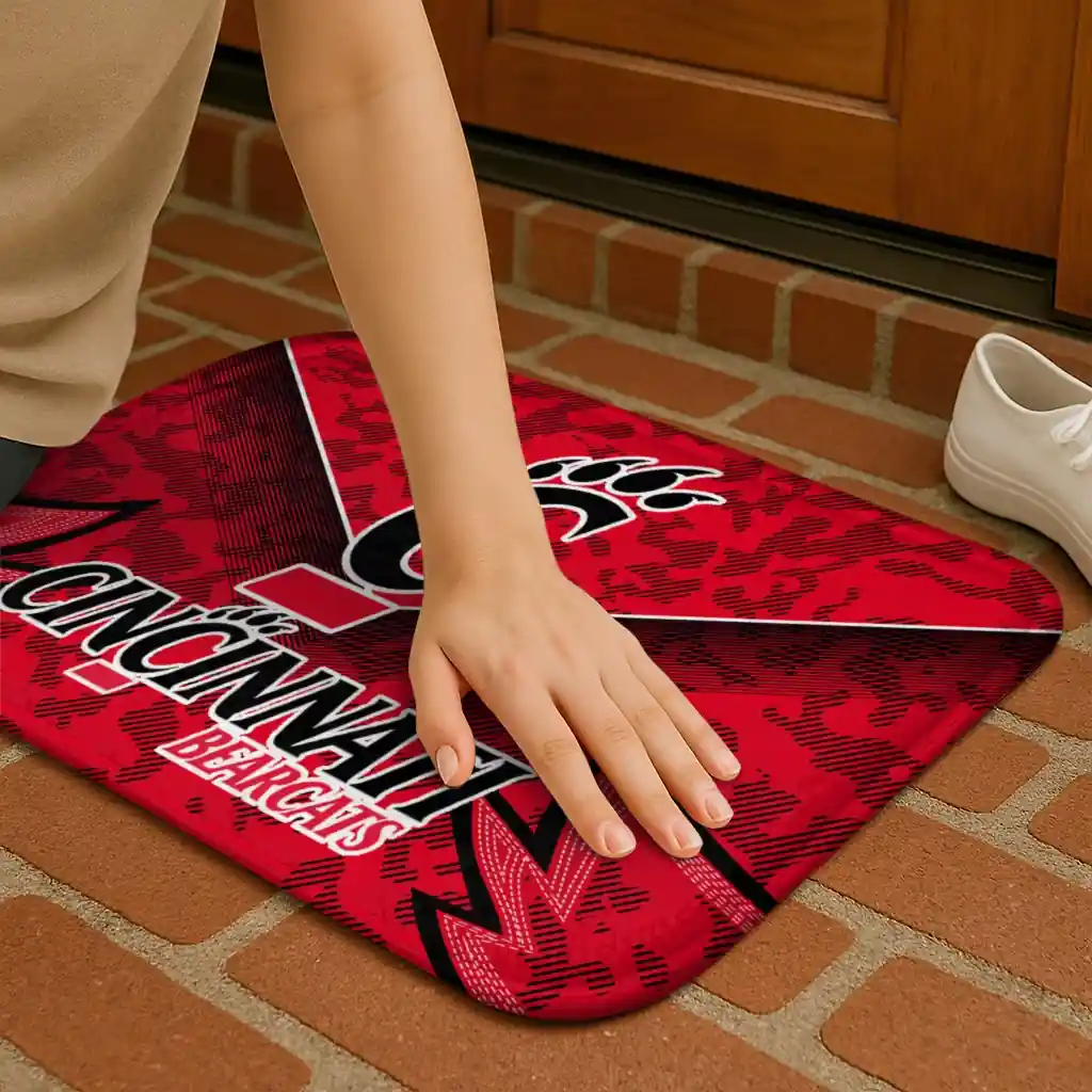 cincinnati-bearcats-layered-lines-red-doormat-premium-grade.webp
