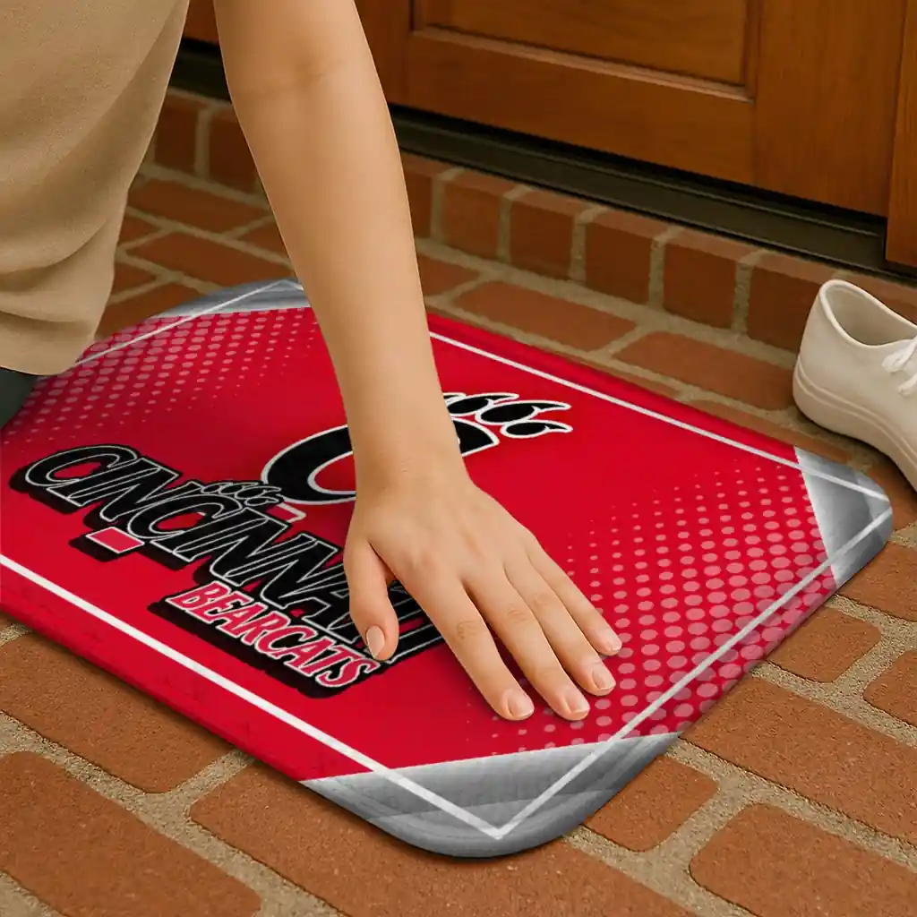 cincinnati-bearcats-silver-halftone-red-doormat-premium-grade.webp