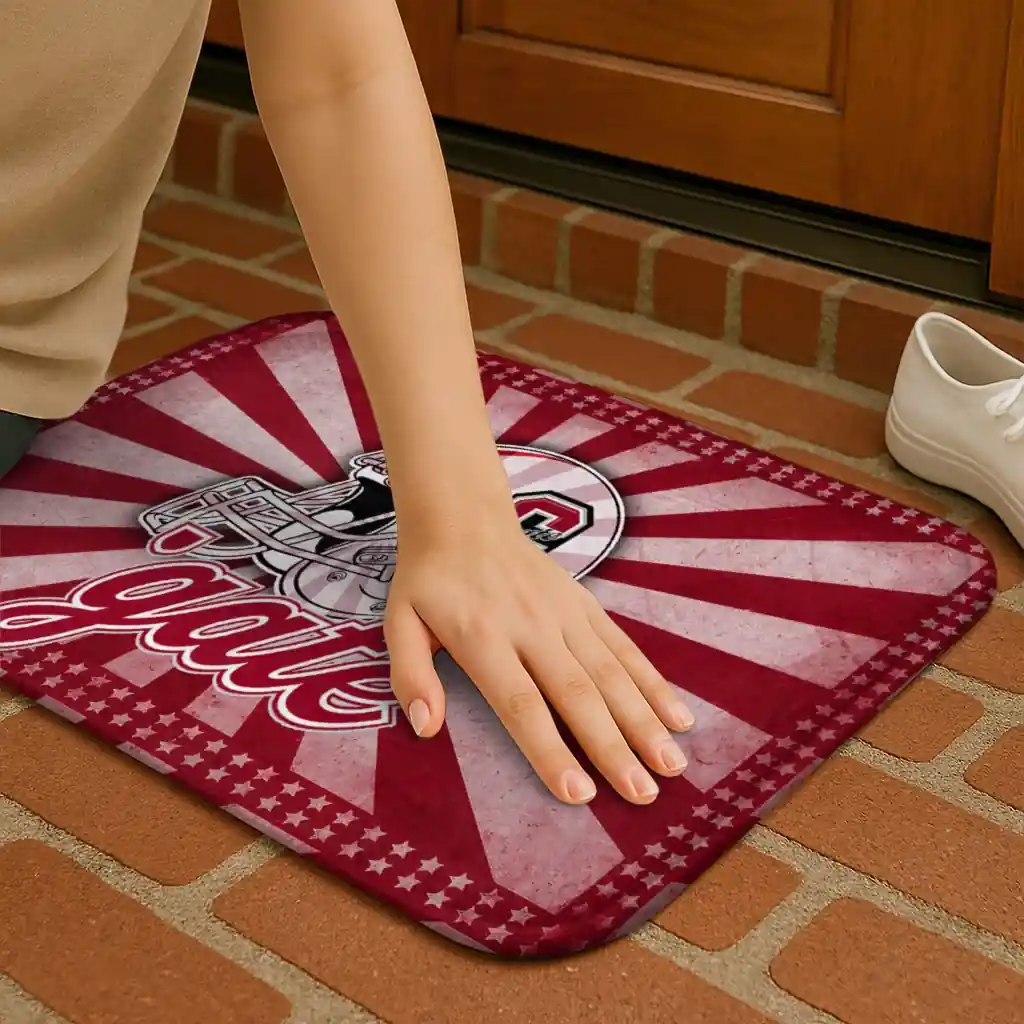 colgate-raiders-helmet-centerpiece-maroon-doormat-premium-grade.webp