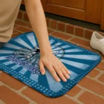 drake-bulldogs-helmet-centerpiece-blue-doormat-best-selling.webp