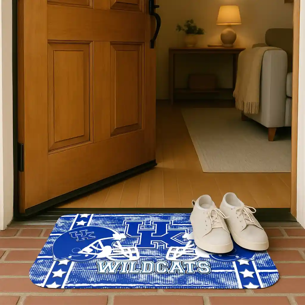 kentucky-wildcats-helmet-illustration-blue-doormat-fashion-forward.webp