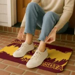 minnesota-golden-gophers-plate-rip-maroon-doormat-best-selling.webp