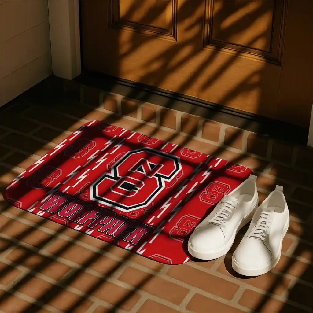 nc-state-wolfpack-bolt-row-red-doormat-trendy.webp