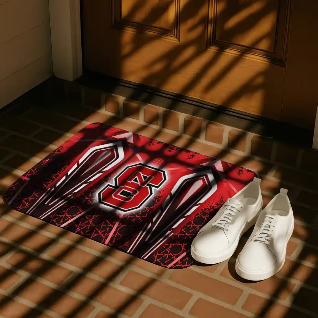 nc-state-wolfpack-graphic-stripes-red-doormat-trendy.webp