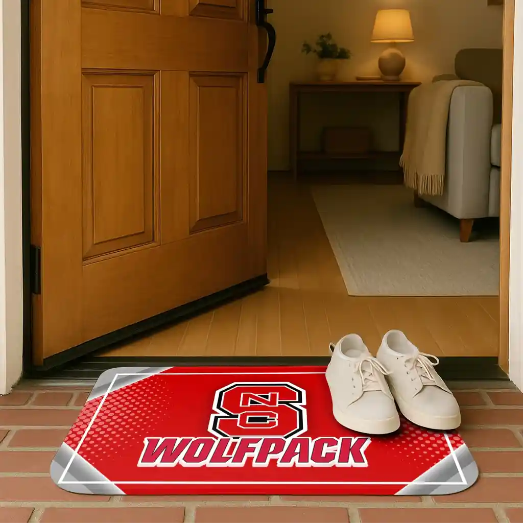 nc-state-wolfpack-silver-halftone-red-doormat-fashion-forward.webp