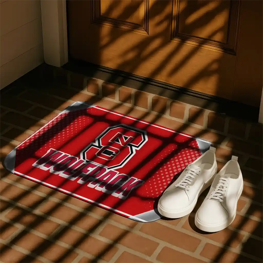 nc-state-wolfpack-silver-halftone-red-doormat-trendy.webp