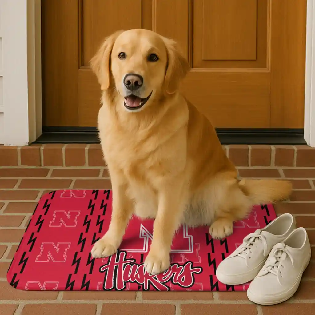 nebraska-cornhuskers-bolt-row-red-doormat-high-quality.webp