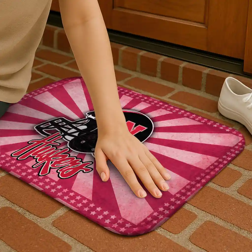 nebraska-cornhuskers-helmet-centerpiece-red-doormat-premium-grade.webp