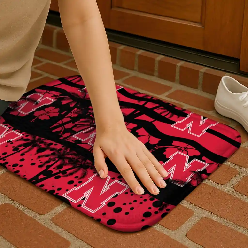 nebraska-cornhuskers-palm-silhouette-red-black-doormat-premium-grade.webp