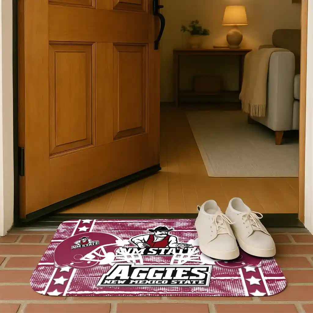 new-mexico-state-aggies-helmet-illustration-crimson-doormat-fashion-forward.webp