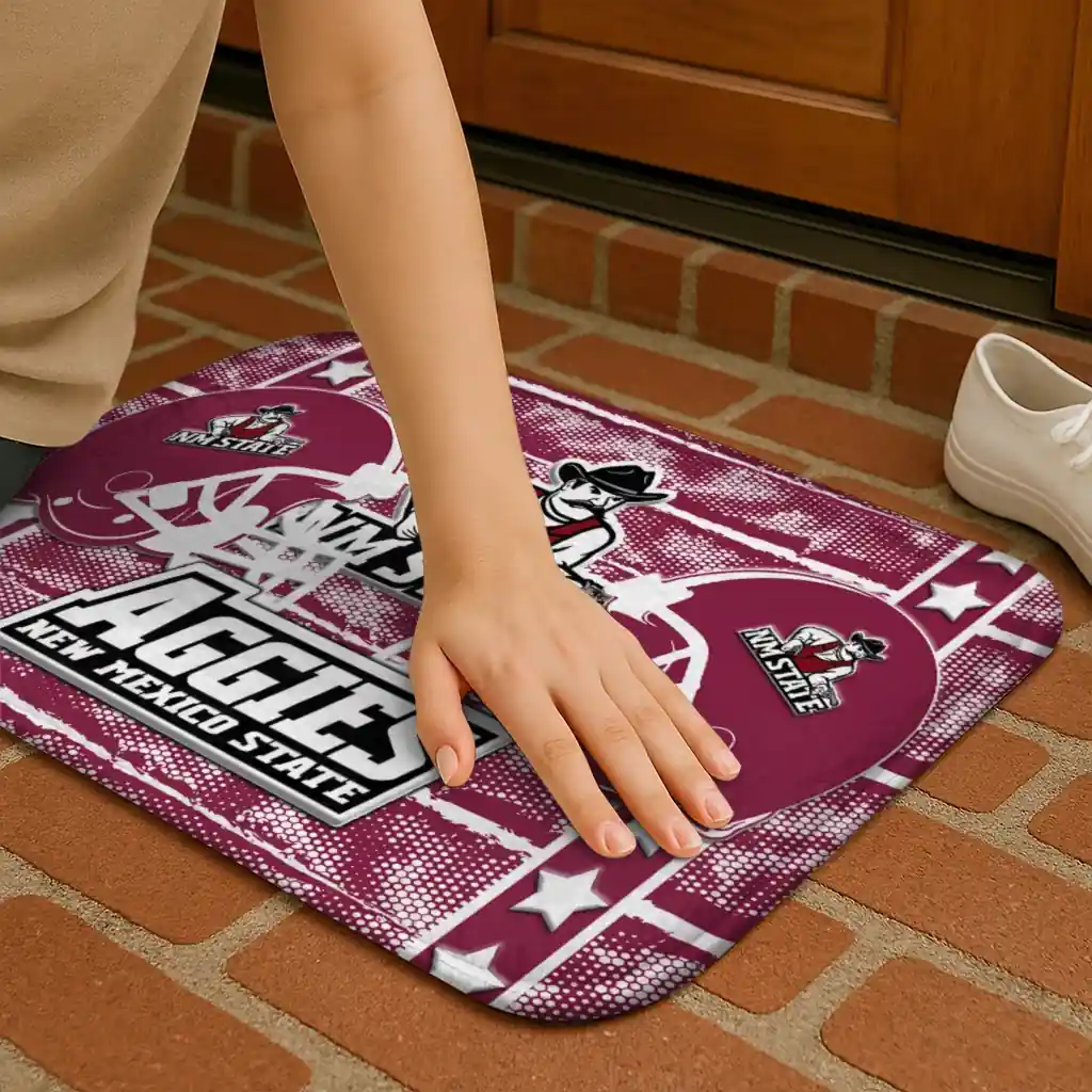 new-mexico-state-aggies-helmet-illustration-crimson-doormat-premium-grade.webp