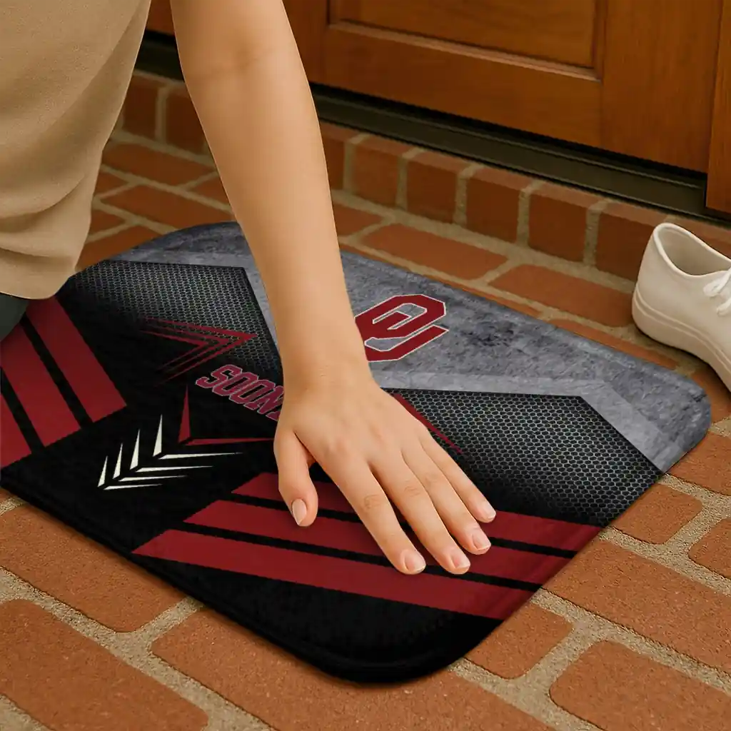 oklahoma-sooners-chevron-points-crimson-black-doormat-premium-grade.webp