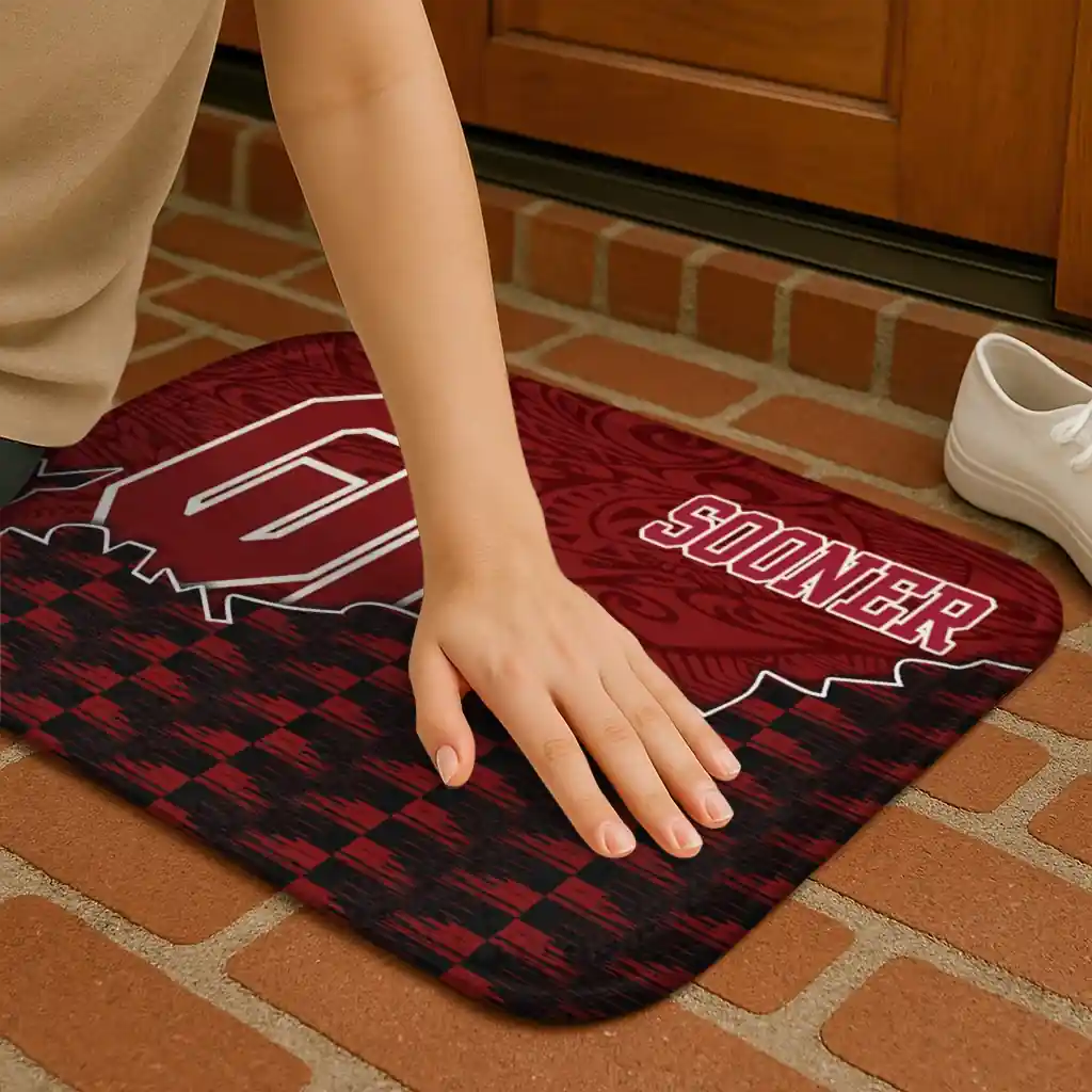 oklahoma-sooners-tribal-detailing-crimson-black-doormat-premium-grade.webp