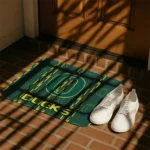 oregon-ducks-bolt-row-green-doormat-best-selling.webp