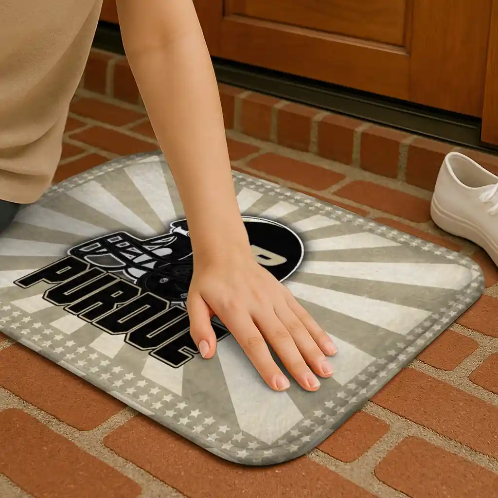 purdue-boilermakers-helmet-centerpiece-gold-doormat-premium-grade.webp