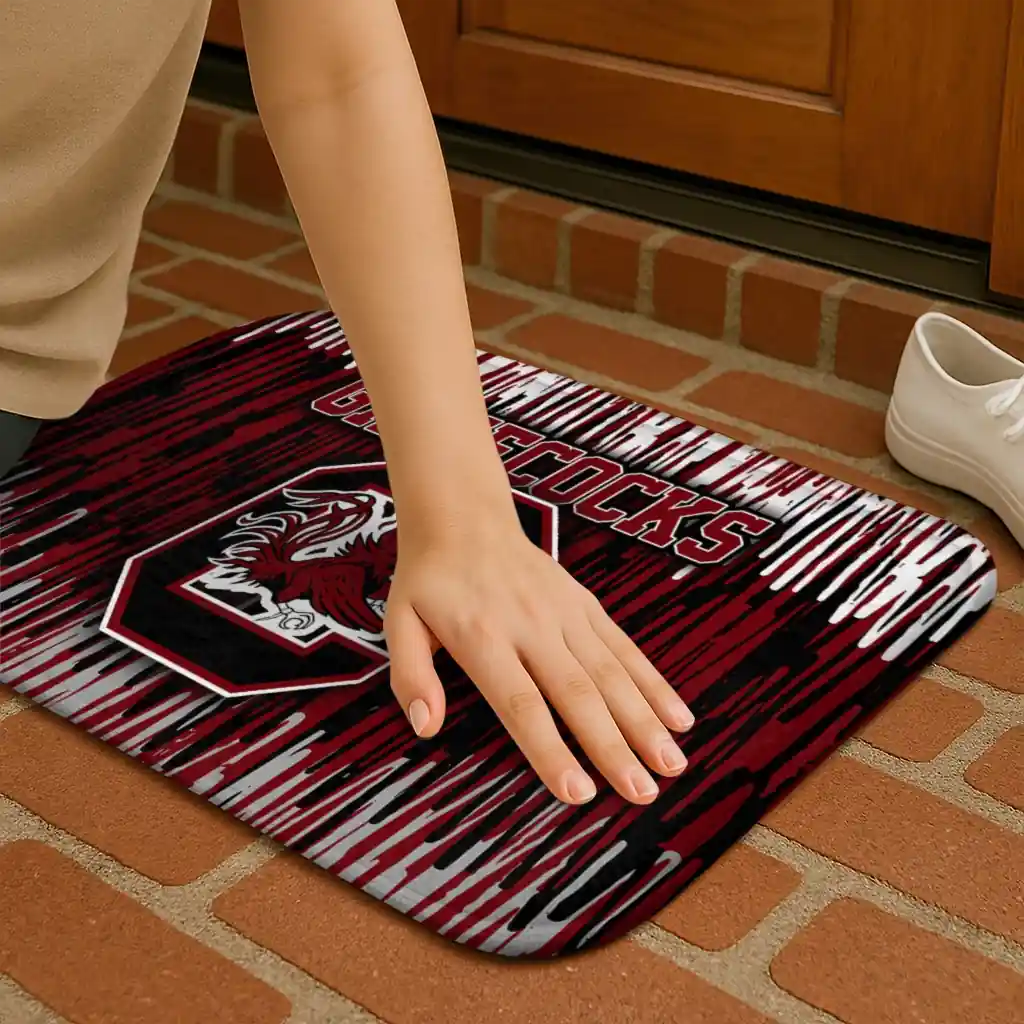 south-carolina-gamecocks-vertical-flow-garnet-doormat-premium-grade.webp