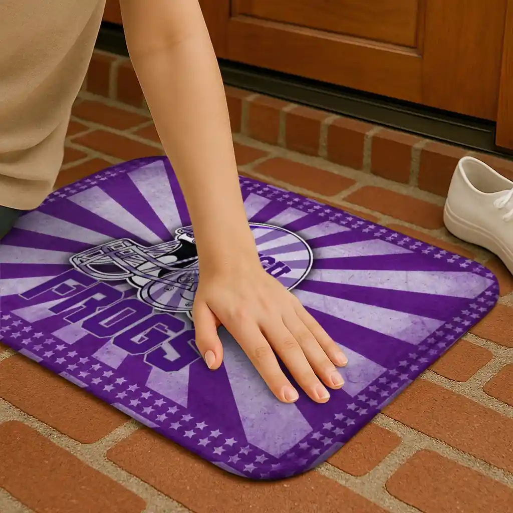 tcu-horned-frogs-helmet-centerpiece-purple-doormat-premium-grade.webp
