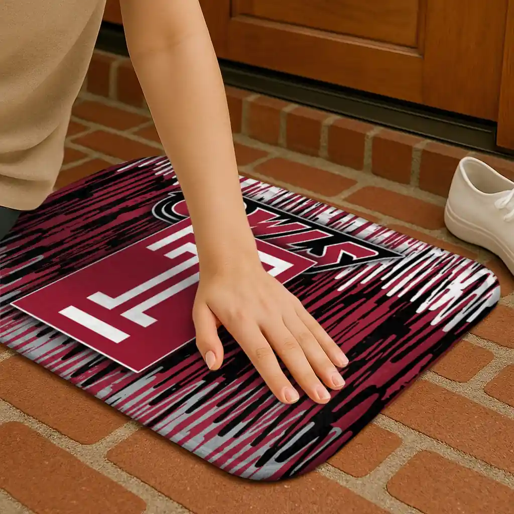 temple-owls-vertical-flow-red-doormat-premium-grade.webp