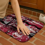 umass-minutemen-palm-silhouette-red-black-doormat-best-selling.webp