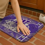 washington-huskies-helmet-illustration-purple-doormat-best-selling.webp