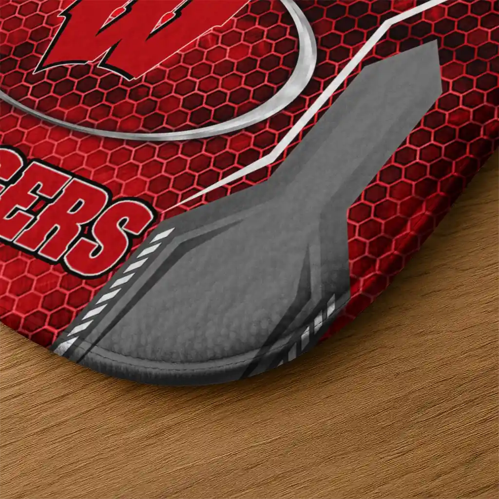 wisconsin-badgers-hexagon-oval-red-doormat-latest-model.webp