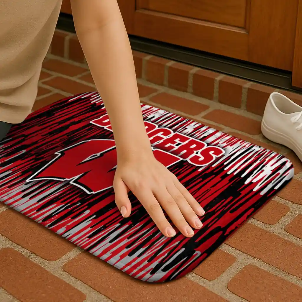 wisconsin-badgers-vertical-flow-red-doormat-premium-grade.webp